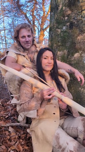 🏹 Connect with Nature Through Traditional Archery & Bushcraft 🌿 Rediscover ancient skills and forge a deeper bond with the natural world! Traditional archery isn't just a sport; it's a pathway to mindfulness and a connection to our ancestors. 🏹 Pairing archery with bushcraft enhances the experience. Learn to craft your own arrows using natural materials, building resilience, and understanding the resources around you. ✨ Benefits of Combining Archery & Bushcraft: * Enhanced Focus & Presence: A