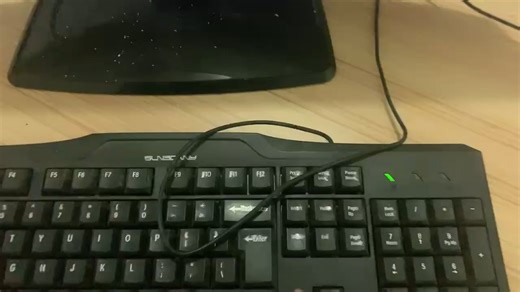 BIOS，设置USB启动或者插入选择自己U盘启动