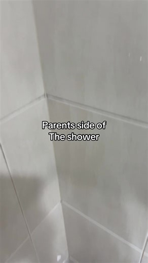 Best Ways to Smell Good After a Shower