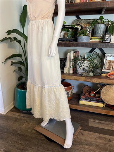 Vintage 70s Lace Detailed Long Slip Skirt | White/ivory Nylon Petticoat Half Slip | Blue Ribbon Accent Small Medium Cottagecore - Etsy