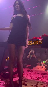 103 reactions | Lee酱  #昆明 #昆明奥斯卡 #酒吧现场 #这谁顶得住啊 #lee酱 | Jiang Lee | Facebook