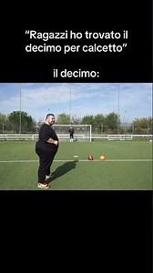 Cicciogamer gioca a calcio male