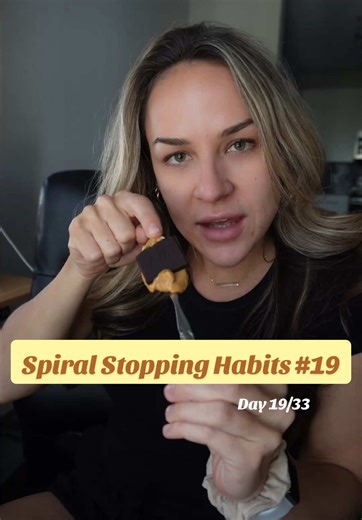 Habit 19/33 - Bitter = Better. It makes SO MUCH sense when you think about it from an evolutionary perspective. Very helpful transition ritual to move you from eating to not eating. 🌻Each day for the next 33 days, I will be releasing one video per day outlining a key habit that has kept me binge-free as a nutritionist recovering from BED. 🔗🤍Get all 33 Habits listed in one place in my bio. Your support means a lot 🥺. 🔒If you’re serious about coming out of the cycle: I offer nutritional thera