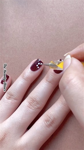 Easy flower nail art design #nailart #thebeautyallure #nailsonfleek #nail #nailsinspo #nailtutorial #nailart #nailarttutorial #nailsnailsnails #nailartdesign #nails | The Beauty Allure