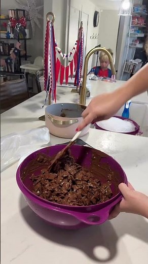 Recipe: https://mrsmadi.com/the-best-muddy-buddy-recipe/