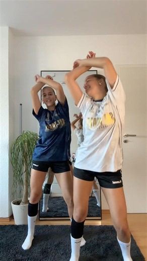 Ki nézte a Voicemails for Isabelle?🎶 #ikrek #twins #zwillinge #viral #dance