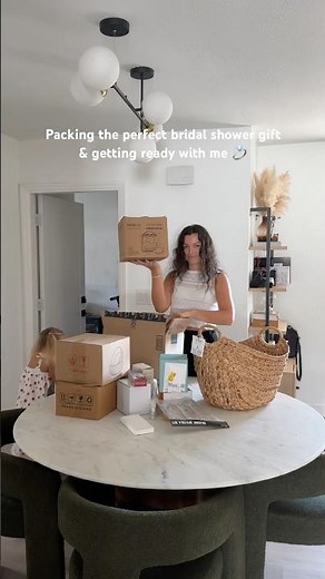 Packing the perfect bridal shower gift & getting ready with me 💍#giftideas #bridalshower #bridetobe