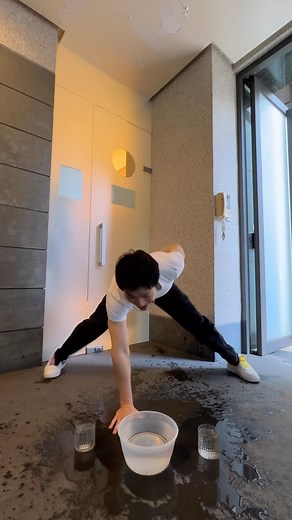 39K views · 490 reactions | 哥 原來你的胸肌都是這樣練的 #Echo #劉璇 #健身人 #伏地挺身 #Echo不是他的英文名 #Echo的英文名叫Ephraim #完全不知道怎麼念 | 劉璇 | Facebook