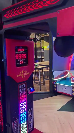 Sara and her incredibly embarrassing boxing skills! You've got this Sara | Acacia Motel