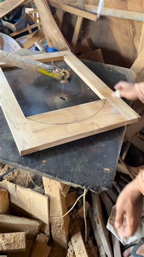 179K views · 720 reactions | cutting curved shapes with a scroll saw | Alfariz Jati | Facebook