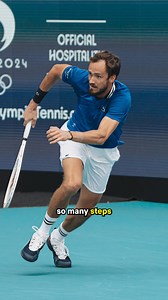 Daniil Medvedev says a 220 km/h serve is EASIER to return than 200 km/h… Sounds crazy? Here’s why! 🎾🤯 #tennis #tenniscoach #tennisserve #tennistips | Patrick Mouratoglou