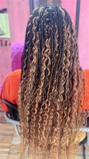 Stunning Boho Knotless Braids for Colored Hair