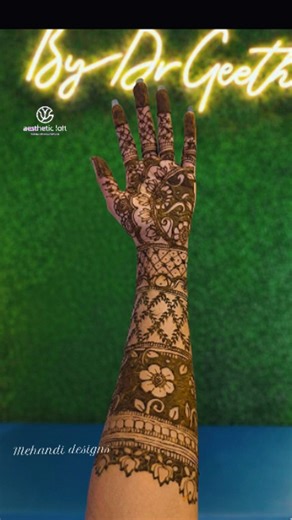 Dr.Nayanar's AESTHETIC LOFT- PMU studio and Diet hub on Instagram: "Soft patterns pure grace!! @_at_h_ir_a__ Bridal mehandi designs, Arabic mehandi art, Indian mehandi designs, latest mehandi trends, bridal henna artist, professional mehandi services, wedding mehandi designs, floral mehandi patterns, minimal mehandi designs, traditional henna art, customised mehandi designs, party mehandi, engagement mehandi, festive henna designs #MehandiDesigns #BridalMehandi #HennaArt #MehandiLove #ArabicMeha