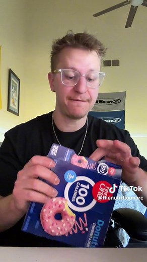 Fiber One 100 Calorie Donuts Review: Strawberry vs. Chocolate