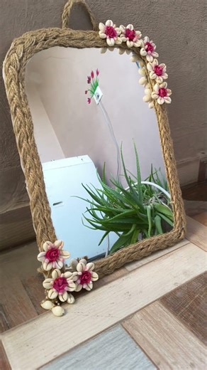 DIY mirror decor you’ll love! #creativeideas #diydecor #homedecor #mirrorcraft#budgetdecor