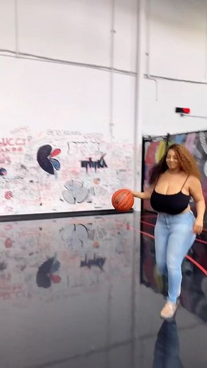 Stephanie Nelson on Instagram: "Maaaannn this tour was sooo 🔥🔥 @ethika is doing big things! Yall I got some goodies so stay tuned for a clothing haul 😛 Thank you for having us. A time was had 😎"