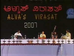 Indian Classical - Mridangam and Tabla - Thani Avarthanam - Ustad Zakir Hussain and Patri Satheesh Kumar | Unique Music World