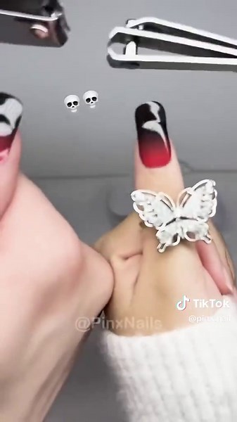 Nail Art Competition: Boyfriend vs. Me