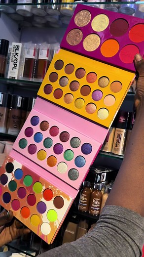 This is afull package eye shadow palette It comes with a combination of shimmers , matte , colored , nude colors with 4 colors of highlights and blush that are highly pigmented for eye shading Hurry while stock lasts #firyoupage #fyyyyyyyyyyyyyyyyyyy #fory #foryoupag #foryoupagе #foryoupages #foryoupagе #eyeshadow #eyeshadows #makeupartist #makeup #makeuptutorial Garlilaaya commercial plaza L3 369 0775088115/0708983545 Pass by for all original makeup accessories, students,personal makeup, busine