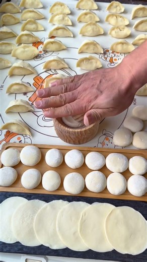 Wooden Dumpling Press Tool | Easy Dumpling Maker for Perfect Shapes #shorts