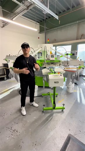 ROQTips: How to Easily Identify where the Probe is Located on the ROQ EVO Flash #ROQStar Zach Achorn, aka “@thecanofcorn”, shares a helpful tip on how to easily identify where the probe is located on the ROQ EVO Flash so that you can perfectly & easily gel your prints every single time. We’re proud to be #YourPartnerInPrint, @brewers! 💚🤘 For more insightful tips and to have Your questions answered, please visit roq.us or call 1-87-ROQ-IT-NOW, that’s 877.674.8669. Your ROQ.US Tech Team is stand