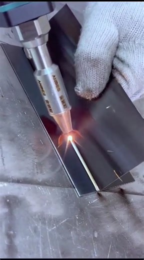 LESAR WELDING MACHINE AVELABLE AGAR ISKE BAREME DETAILS CHAIYE TO👉🏻 7069875698 WHATSAPP KARE!!!