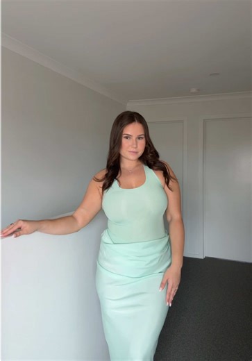 Our newest arrival from BENNI! The Jade Maxi dress in Bleached Aqua 🩵 Available to hire in a size 10 ✨ Designer Dress Hire located in Deanside, VIC, 3336 📍 Follow us on Instagram 'thedressnook' Try On appointments available! We also ship Australia wide ✈️ Browse our website by tapping 'Shop Now' 🤍 #thedressnook #dresshireaustralia #benni #aquadress #formaldress