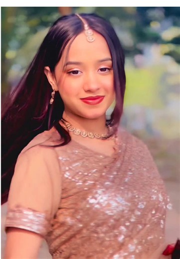 Stunning Sari Designs from Art's Of Rose