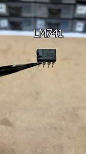 🔬 Circuito LM741 Bajo El Microscopio - #electronica #tecnologia #ingenieria #microchips #nanotecnologia | Posoco2000