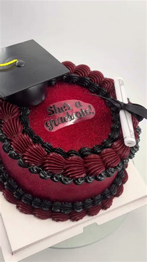 Celebrating Graduation with Grad Cake ❤️🎓