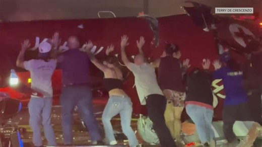 Bystanders lift crashed helicopter to free trapped crew on Sacramento freeway