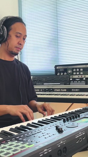 Exploring the Roland FANTOM-06 with Eiffel 65's Blue Da Be Dee