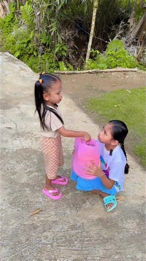 Hasna shares Eid al-Fitr gifts #shorts