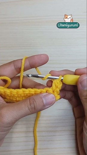 Make Half Double Crochet ( HDC ) (How to Crochet 3)