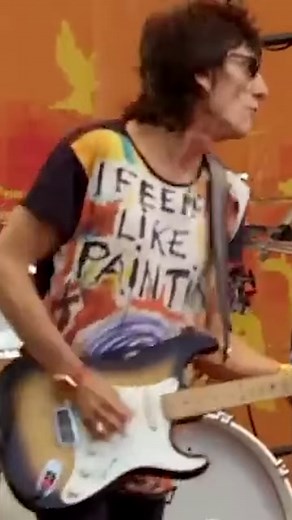 Buddy Guy, Ronnie Wood & Jonny Lang performing "Miss You" at the Crossroads Guitar Festival in 2010. | Crossroads Guitar Festival