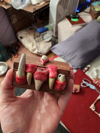 Small Mimic Chest - "friendly" - Etsy