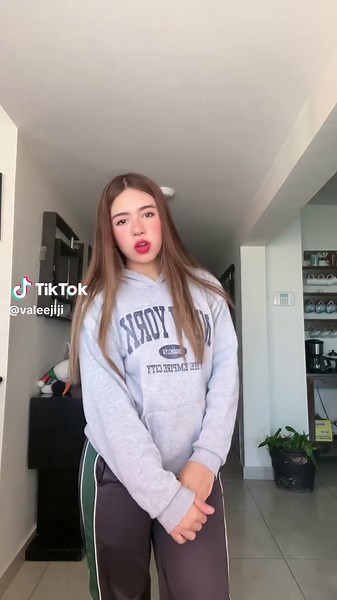 Vídeos de Val Rodriguez (@valeejiji) con «sonido original - soy un hijo de puta»