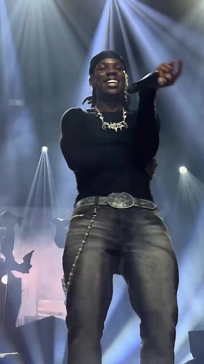 🚨🚀: POV: you’re in the front watching @Rema perform this weekend at Afrofuture 🦇 #Abontenszn #3musictv