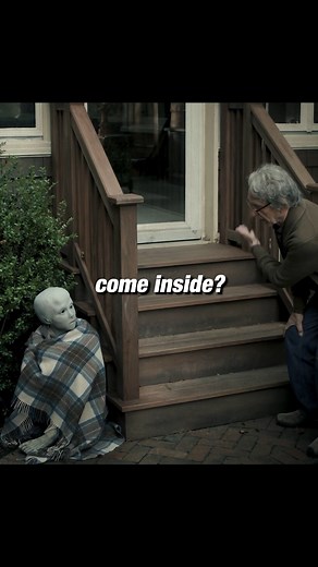 Hosted an alien in his home😨👽