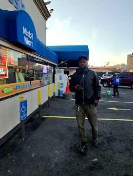 Selling iPhone in da hood #shorts #shortsvideo #fyp #foryou #hustle