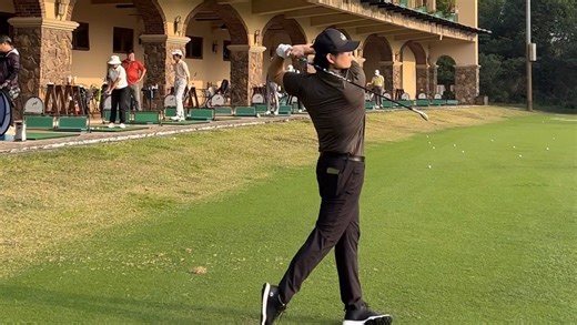 落点距离255.4码 猜猜几号铁？ #长打王 #吴迪#GCQuad#高尔夫 #QuadMax #高尔夫练习 #室内高尔夫