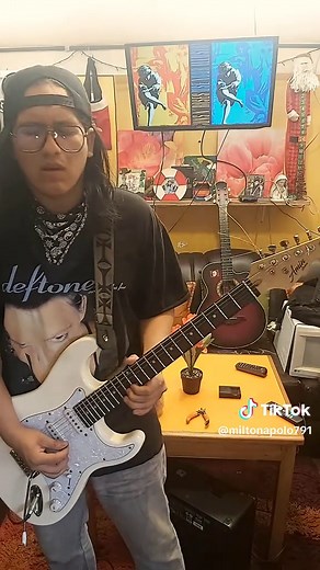 Guns n Roses: November rain solo #gunsnroses #slash #maneskin #lespaul #gibson #bodas #guitarist #guitartok #guitar #fender #axlrose #acdc