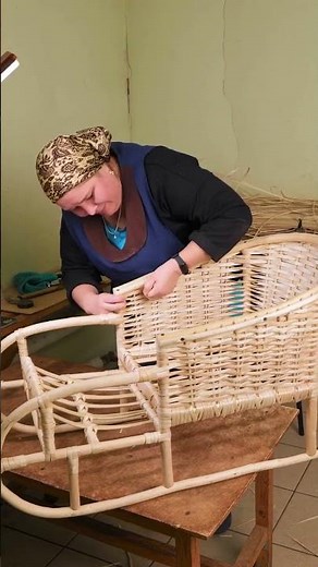 Winter Wonderland: Crafting a Classic Wooden Sled! ❄️