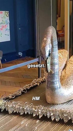 This swan has been moving for over 250 years – without electricity 😳