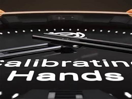 本能·跨界 AMOLED 指针自动校时，时刻在线！采用 RevoDrive 技术自动检测和重新校准指针位置，确保走时精准，时刻在线，稳准！