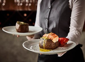 6 Steakhouse Chains With Romantic Valentine's Day Menus for Two