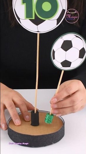 ⚽🎈 Soccer centerpiece with balls and number 10 - easy and awesome! 🔥