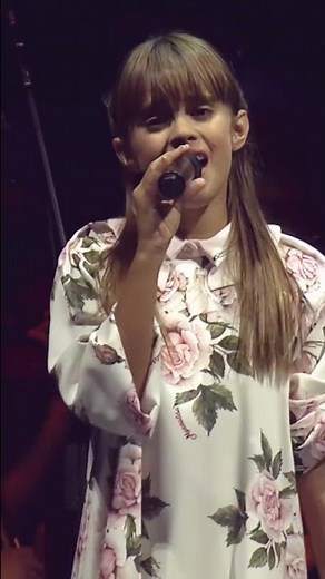 Virginia singing ‘Over the Rainbow’ live in Sheffield!