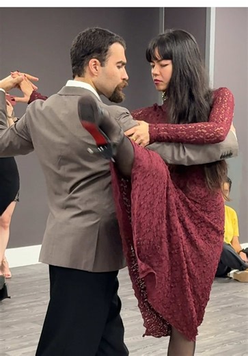 🌹 Musical interpretation in a couple should always be shared: neither the Follower or the Leader should try to dance alone. 🫂 Tango is a co-creation, in which who leads and follow does not matter compared to how much we listen to each other. NEW Beginner Classes this week in Central London 🇬🇧 👉 https://theargentinetangoschool.com/book-your-course/ We can’t wait to dance together ❤️ - Iro Davlanti-Lo & Adrien Bariki-Alaoui 🏆 European Champions of Argentine Tango 🎓 Founders of The Argentine