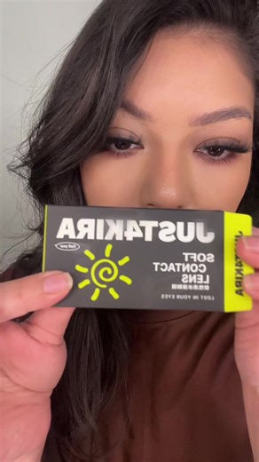 How to Remove Contact Lenses Safely and Easily